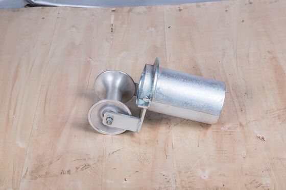 주문 Robust Steel Cable Entry Bellmouth Roller with 1-Year Warranty and 4.3kg Weight for Easy Wire Feeding online manufacture