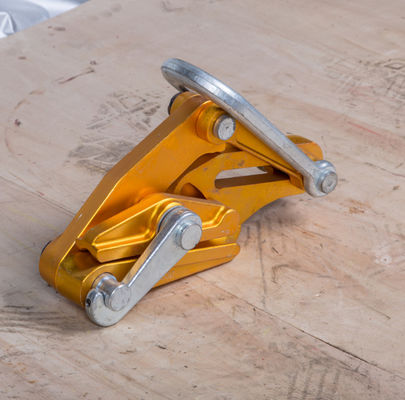 알루미늄 합금 25-70mm2 7 KN 등급 부하를 가진 전도기에 대한 함께 클램프